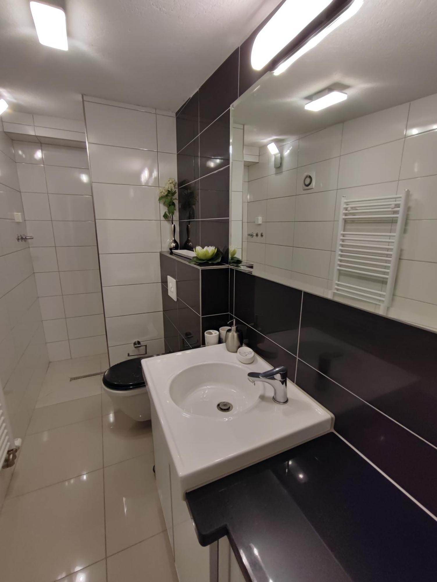 Apartmani Vijecnica SJJ Esterno foto